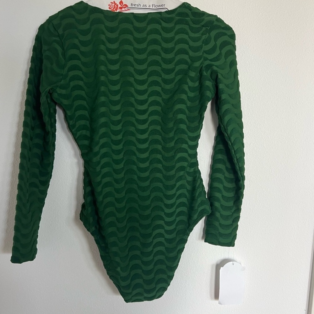 Seea Green Wave Pattern Swimsuit - Picture 2 of 2